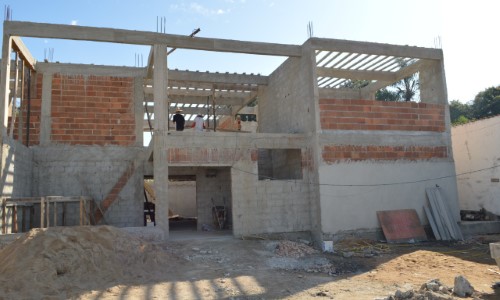 Obras da construção da creche de Bulhões avançam na preparação para colocação de laje